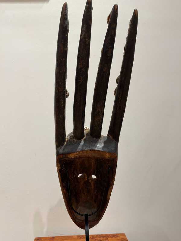 “Ntomo” mask with four teeth - Bamana population, Mali