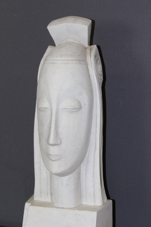 Sculpture Art Déco En Plâtre Représentant Une Tête De Femme Dans Le Goût De Gustave Miklos 
