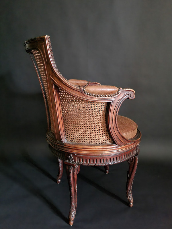 Georges Jacob, außergewöhnlicher Drehsessel aus der Zeit Louis XVI.