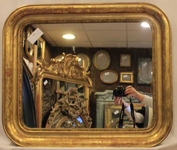 Louis Philippe Engraved Gilding Mirror, Rounded Corners, 64 X 75 Cm