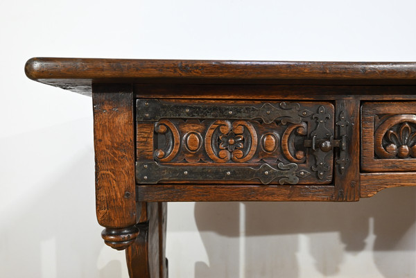 Table Bureau en Chêne, style Néogothique – Début XXe
