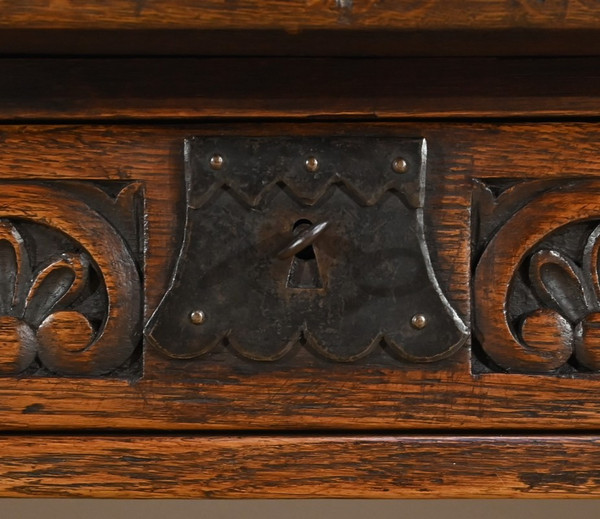 Table Bureau en Chêne, style Néogothique – Début XXe