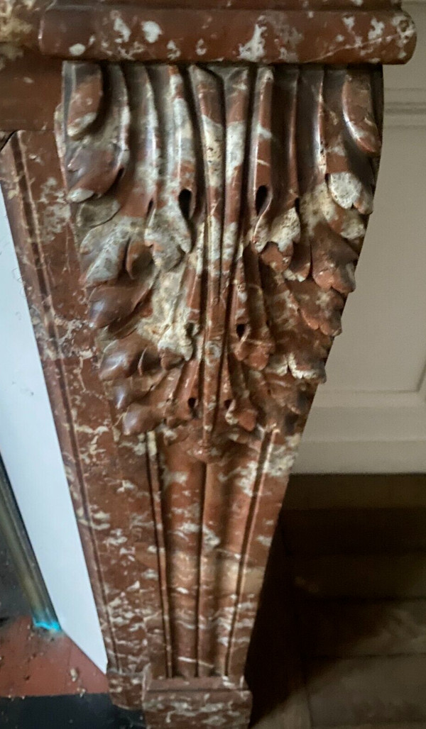 Cheminée De Style Louis XVI En Marbre rouge moucheté XX Siècle