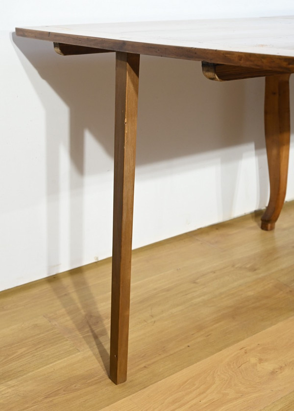 Table Régionale en Merisier, style Louis XV – Milieu XIXe
