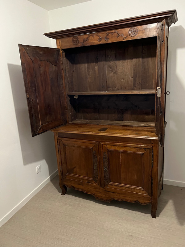 Bauernhaus-Sideboard aus dem 18. Jahrhundert aus Walnussholz