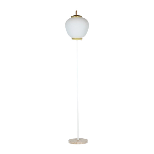 Floor lamp in opaline, lacquered metal and golden brass. 1950s.