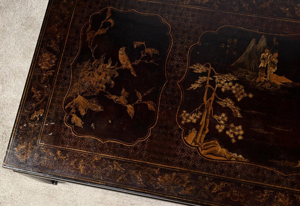 Importante Table Basse Asiatique – Milieu XXe
