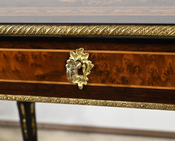 Petite Table de Salon style Louis XVI, époque Napoléon III – Milieu XIXe
