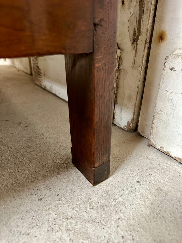 Commode lyonnaise en noyer XVIIIème siècle 