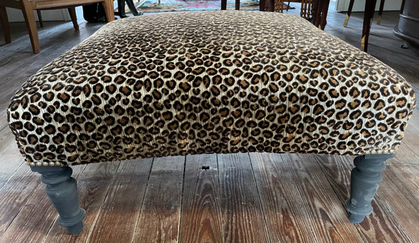 Pouf/ Napoleon III side chair