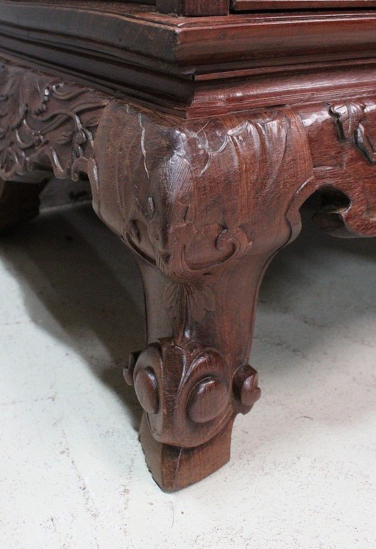  Mobiletto atipico asiatico, origine Vietnam, in mogano massiccio - Fine XIX secolo