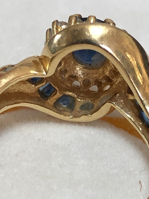Bague Or Saphirs et Diamants du bijoutier Maty dans son écrin d'origine