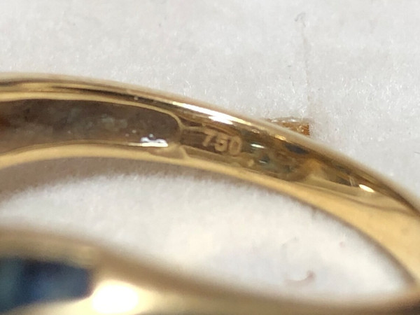 Bague Or Saphirs et Diamants du bijoutier Maty dans son écrin d'origine