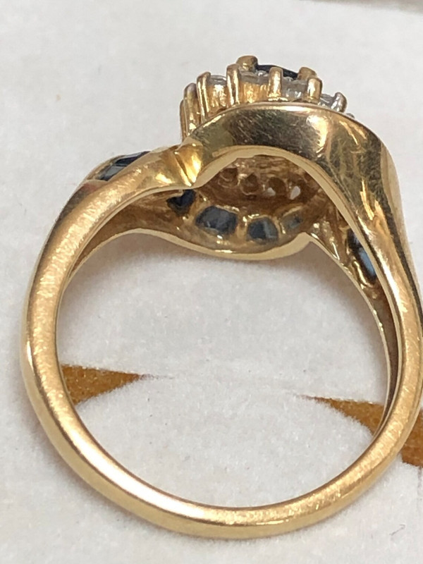 Bague Or Saphirs et Diamants du bijoutier Maty dans son écrin d'origine