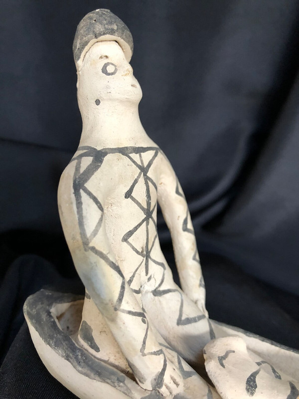 Canoe with man and fish in painted terracotta Karaja, Lijoko Brazil work from the 60s