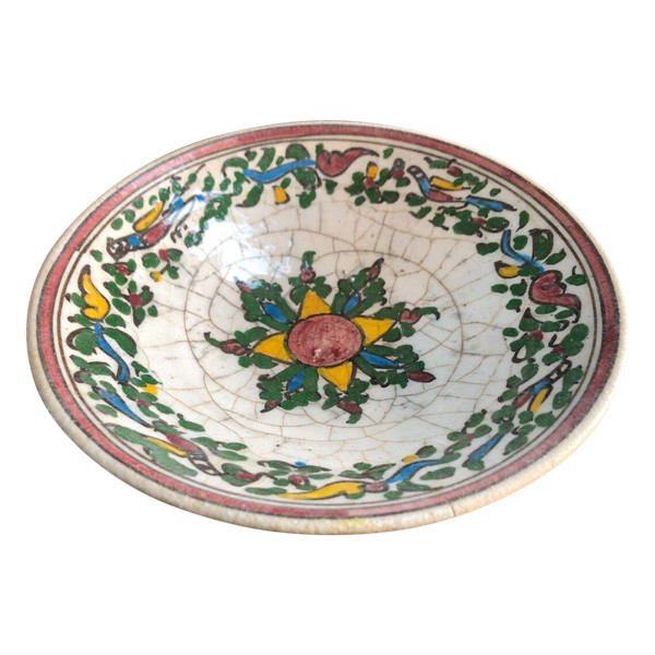 Coppa Kadjar in ceramica iraniana del XIX secolo