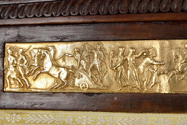 Salon en acajou comprenant quatre fauteuils, deux bergères et un canapé