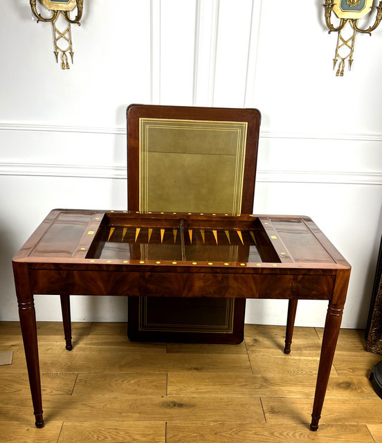 TABLE " TRIC TRAC " EPOQUE RESTAURATION 1820 EN ACAJOU DE CUBA / TABLE A JEUX