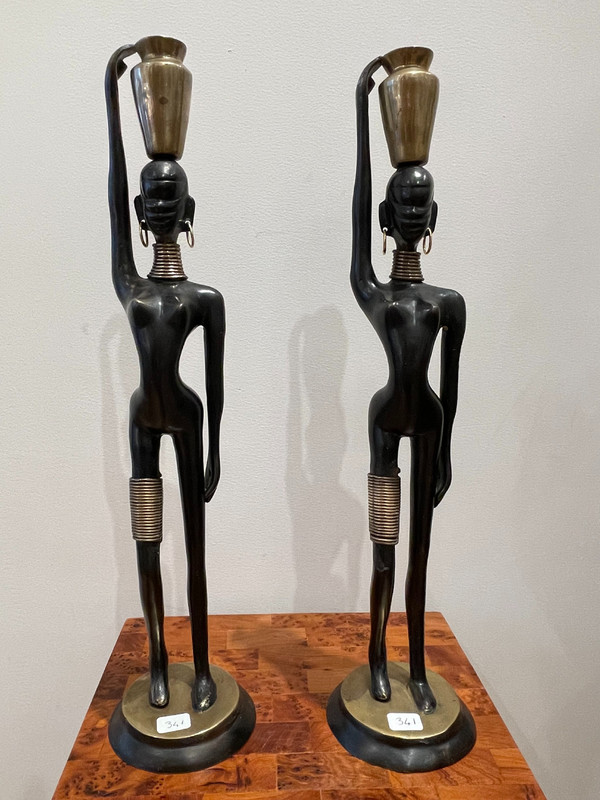 Coppia di statuette di portatori d'acqua, secondo Karl HAGENAUER, circa 1970