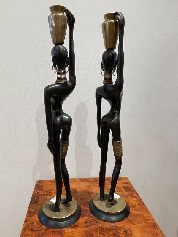 Coppia di statuette di portatori d'acqua, secondo Karl HAGENAUER, circa 1970