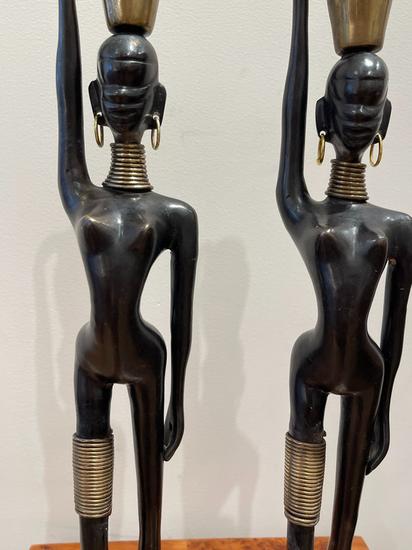 Coppia di statuette di portatori d'acqua, secondo Karl HAGENAUER, circa 1970