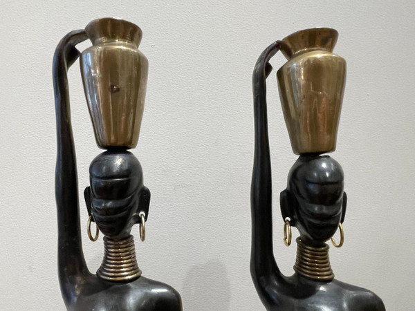 Coppia di statuette di portatori d'acqua, secondo Karl HAGENAUER, circa 1970