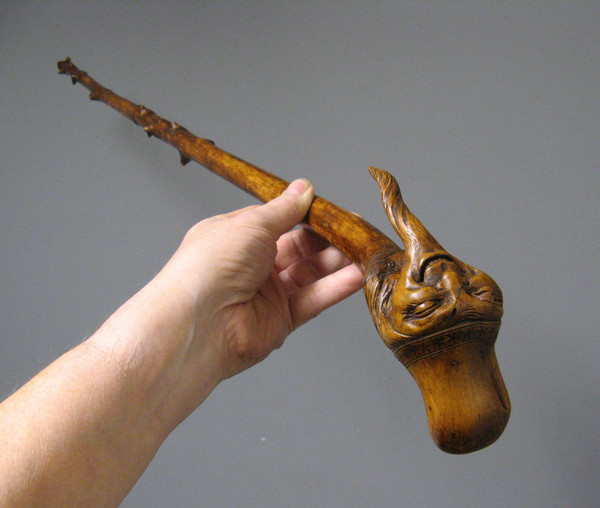 Canne Monoxyle En Buis Sculpté A Tête Grotesque De Gnome. Art Populaire XIXe.