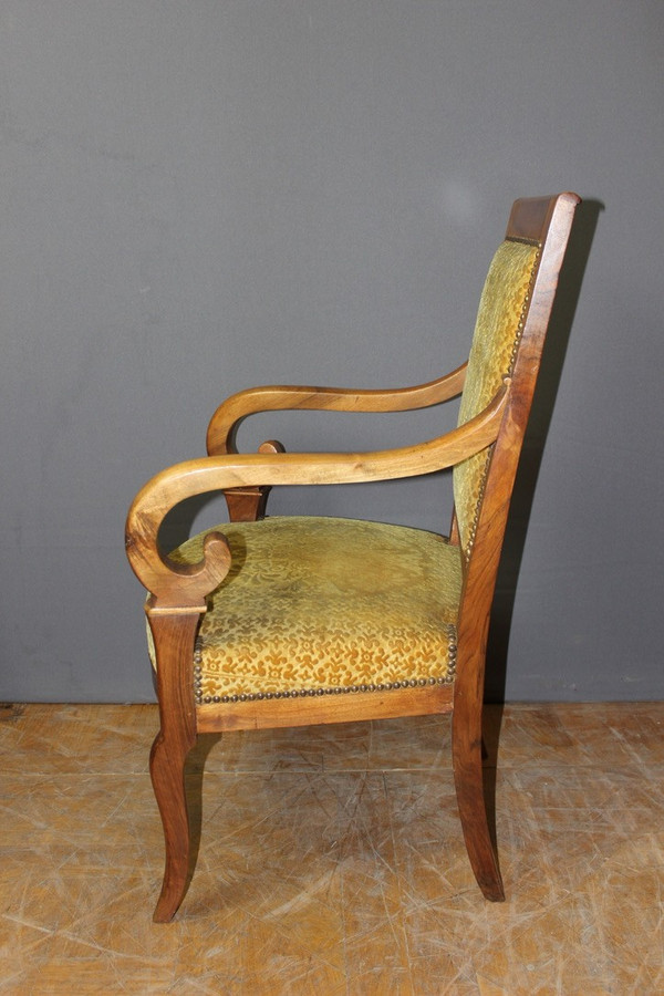 Paire de fauteuils Restauration en noyer XIX