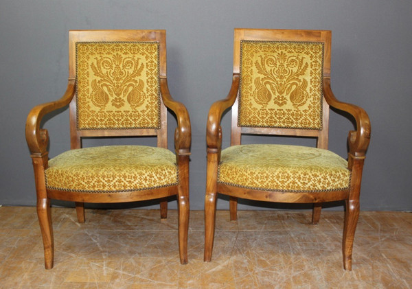 Paire de fauteuils Restauration en noyer XIX