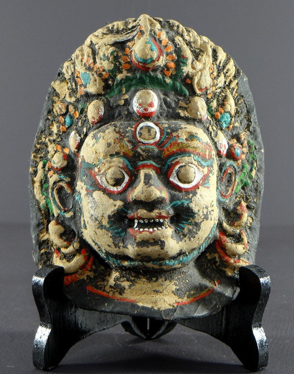 Népal, Fin Du XIXème-début Du XXème Siècle, Masque De Bhairava En Papier Mâché Peint.