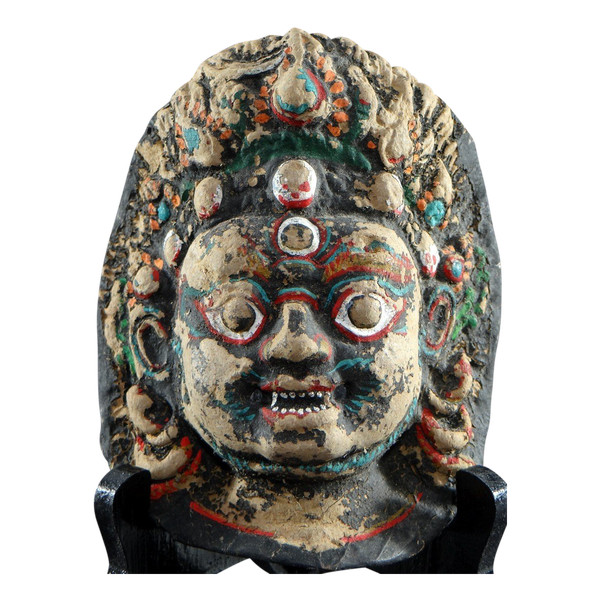 Nepal, fine XIX-inizi XX secolo, maschera Bhairava in cartapesta dipinta.