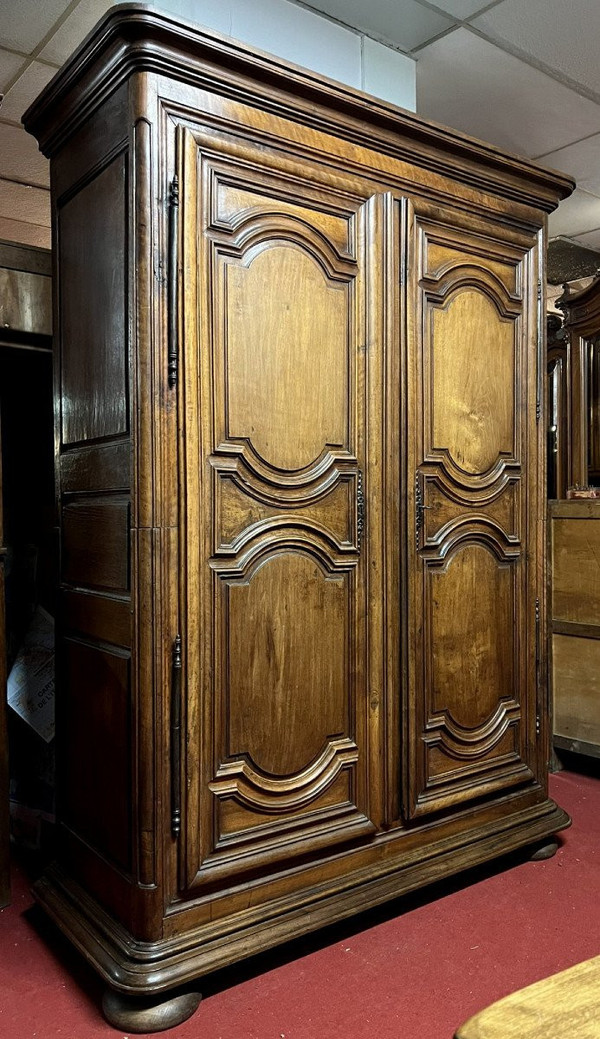 Louis XIII period cabinet in solid walnut (17th century)