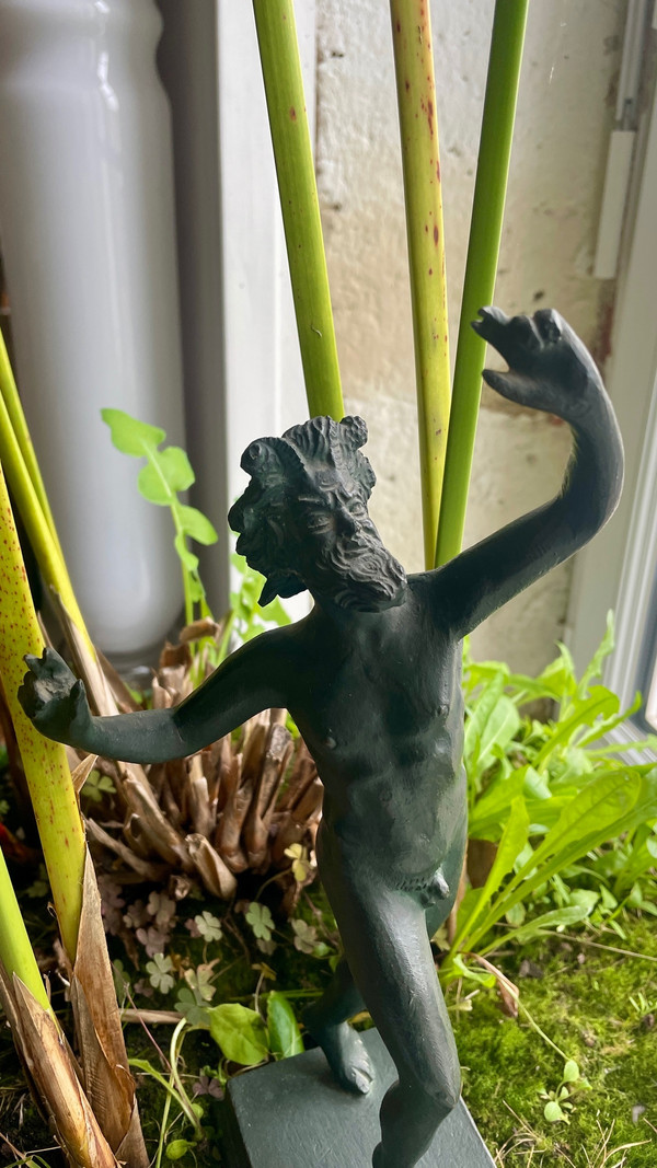 Faune dansant en bronze, XIXe siècle 