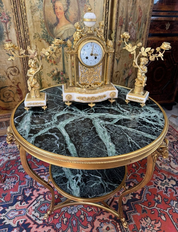 GARNITURE DE CHEMINEE DE STYLE LOUIS XVI