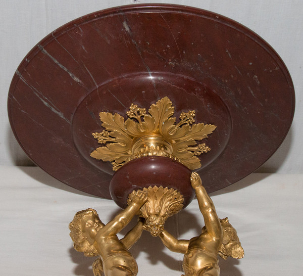 Coupe En Marbre Rouge Royale Et Putti En Bronze Doré Circa 1860