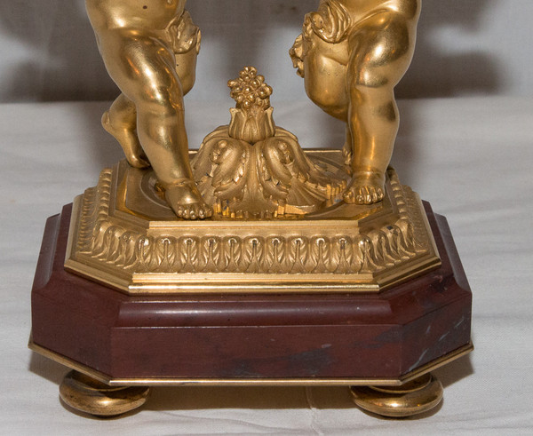 Coupe En Marbre Rouge Royale Et Putti En Bronze Doré Circa 1860