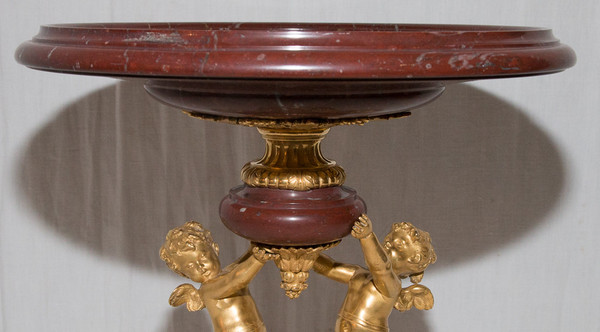 Coupe En Marbre Rouge Royale Et Putti En Bronze Doré Circa 1860
