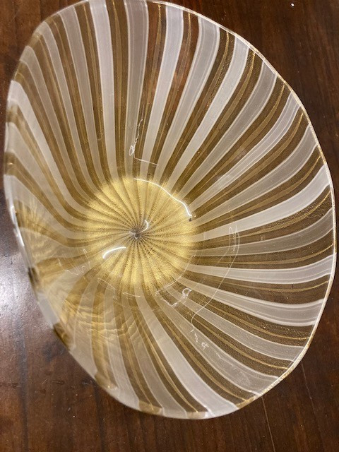 Barovier and Toso Murano centerpiece vase from the 70s. Engraved signature size. 26 x 19 h14