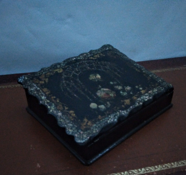Papier-mâché writing case