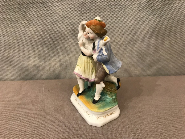 Petit groupe en porcelaine Allemande d'époque 19 ème 