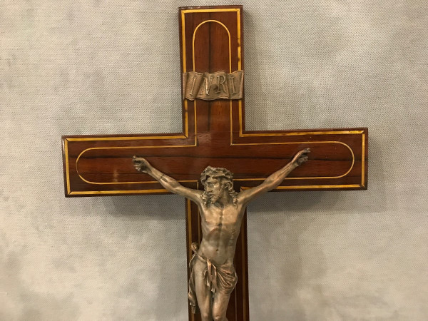 Beautiful 19th century Napoleon III bronze crucifix on varnished mahogany cross