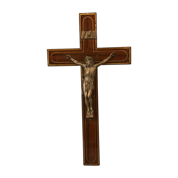 Beau crucifix en bronze d'époque 19ème Napoléon III sur croix en acajou vernis 