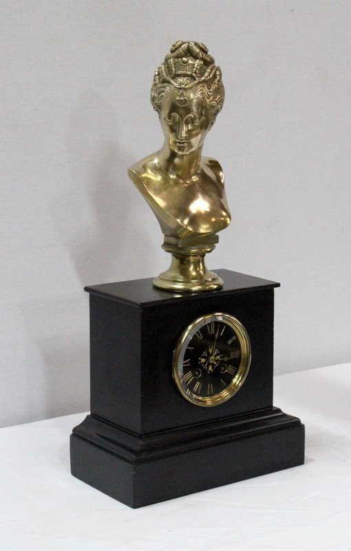  Orologio in marmo e busto in bronzo di Diane de Poitiers, da J. Goujon - seconda parte del XIX secolo