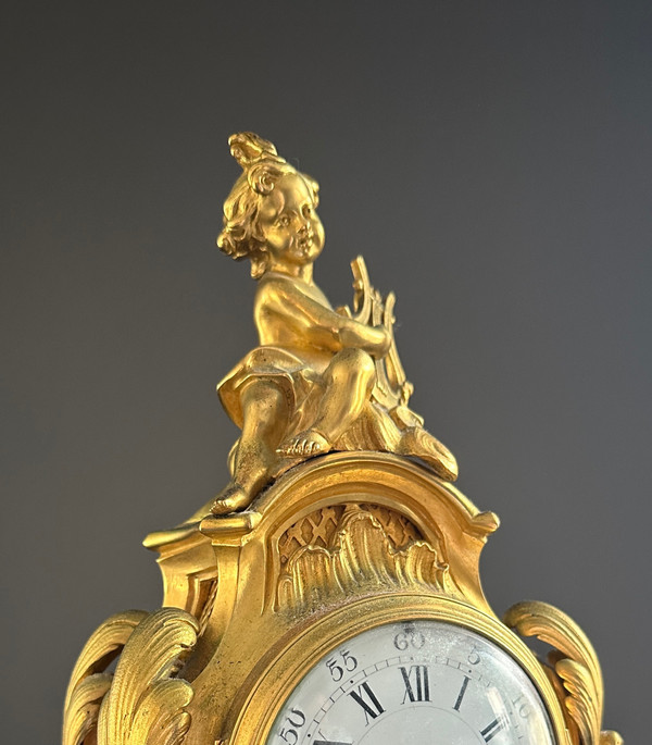 Pendeluhr aus vergoldeter Bronze im Stil von Ludwig XV, 19.