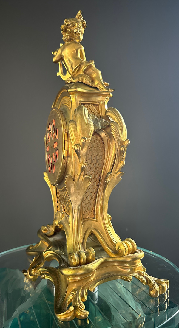 Pendeluhr aus vergoldeter Bronze im Stil von Ludwig XV, 19.