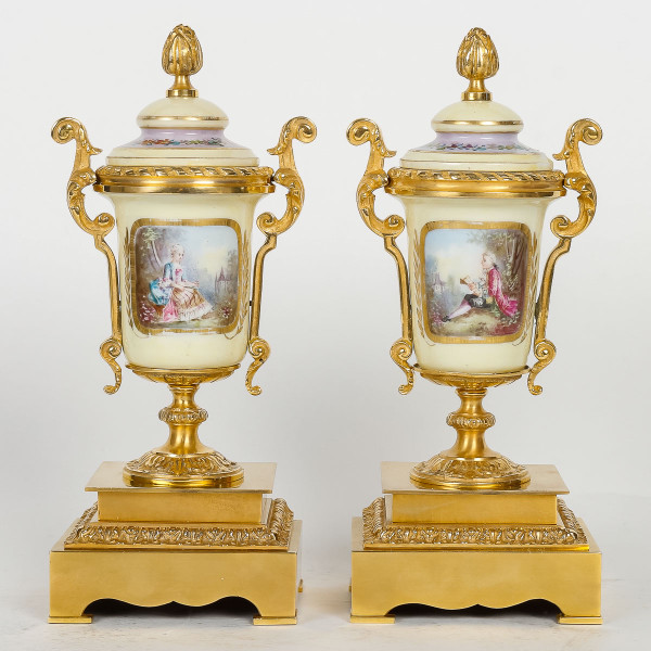 Gilt bronze and porcelain mantelpiece, late 19th century