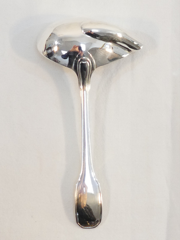 Sauciere sur dormant en ARGENT MASSIF et cuillere a sauce DOUTRE ROUSSEL