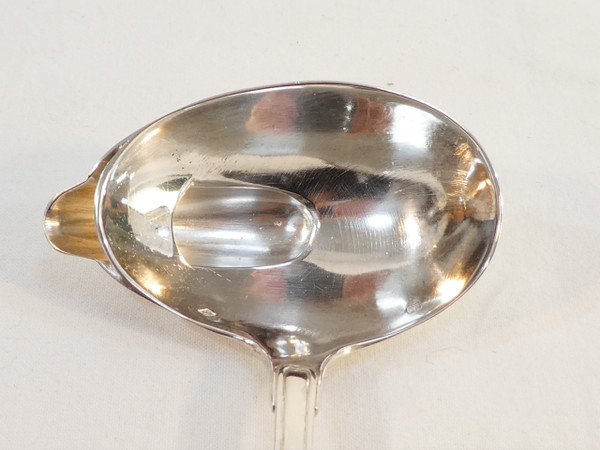Sauciere sur dormant en ARGENT MASSIF et cuillere a sauce DOUTRE ROUSSEL