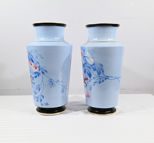 Paire de Vases en Porcelaine – Milieu XIXe