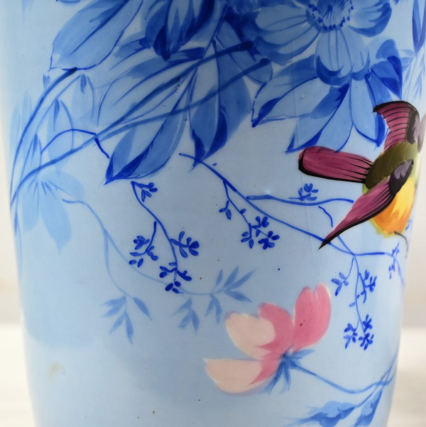 Paire de Vases en Porcelaine – Milieu XIXe
